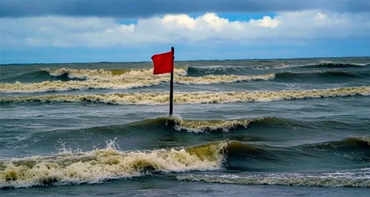 সাগরে নিম্নচাপ, ৩ নম্বর সতর্কসংকেত