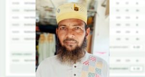 ৫৪ বছর বয়সে এসএসসি পাস করলেন আকবর