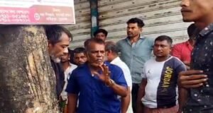 তাহিরপুরে ছাতার ভেতরে করে ইয়াবা বিক্রির ইয়াবাসহ আটক ১