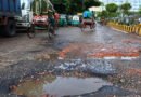 সিলেট নগরজুড়ে রাস্তায় চরম ভোগান্তি