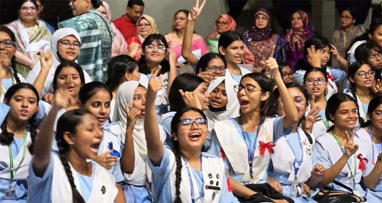 এসএসসিতে জিপিএ–৫ পেয়েছেন ১১৬৬৭৬, এগিয়ে ছাত্রীরা