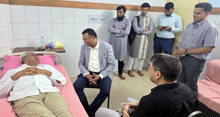 মিজান চৌধুরীর শারীরিক অবস্থার খোঁজ নিতে হাসপাতালে হুমায়ুন কবির ও মিফতাহ সিদ্দিকী