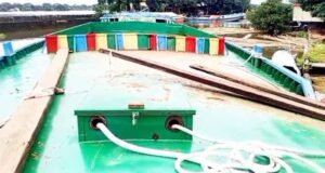 বিশ্বম্ভরপুরে বালুসহ কোটি টাকার বাল্কহেড নৌকা জব্দ