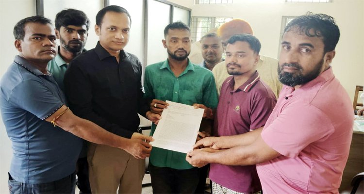 সুনামগঞ্জে হোটেল-রেস্তোরাঁ শ্রমিকদের শ্রম মন্ত্রীকে স্মারকলিপি প্রদান
