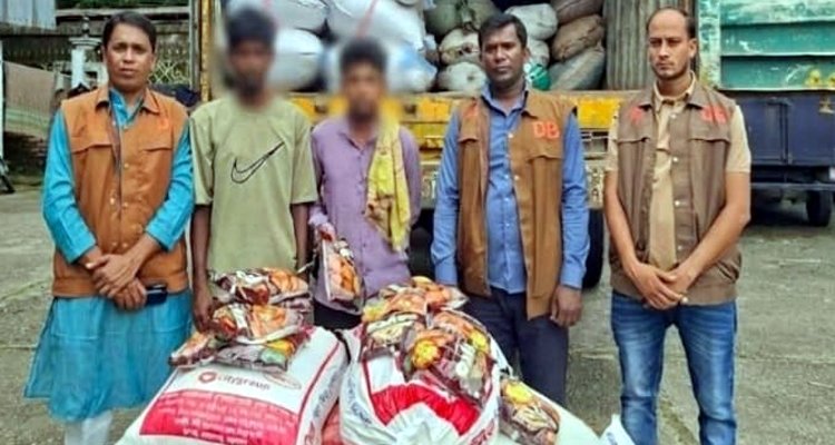 সুনামগঞ্জে ভারতীয় ফুচকা জব্দ, কাভার্ডভ্যানসহ গ্রেফতার ২