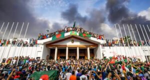 আজ ঐতিহাসিক ৫ আগস্ট গণঅভ্যুত্থান দিবস আজ