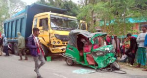 সিলেটে ট্রাক-সিএনজির মুখোমুখি সংঘর্ষে নিহত ৪