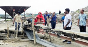 জাফলংয়ে ১০টি ড্রেজার, ৬টি এক্সকেভেটরসহ বিপুল সরঞ্জাম ধ্বংস