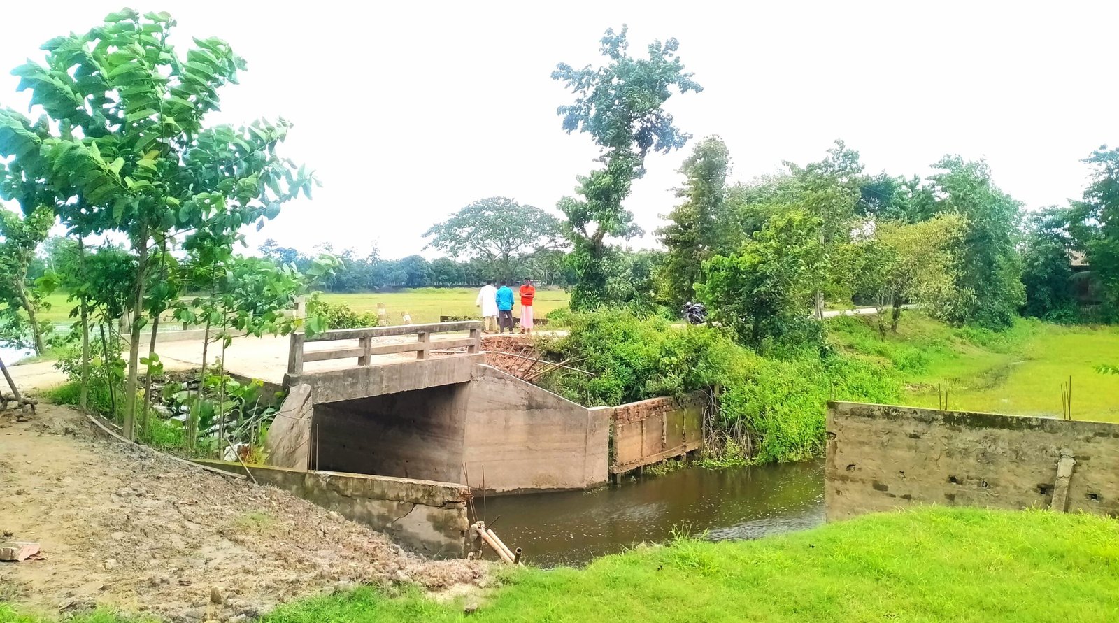 বালাগঞ্জে ব্রিজ নির্মাণে ক্ষতির মুখে পড়বেন এলাকাবাসী, আন্দোলনের হুঁশিয়ারি