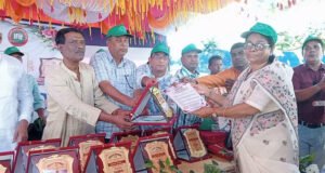 শাল্লায় প্রাথমিক বিদ্যালয় শিক্ষকদের বিদায় সংবর্ধনা ও নবীনবরণ