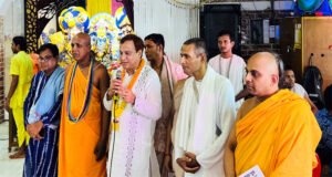 ধর্ম পালনে কোনো বাধা নেই, এটাই বাংলাদেশ: কয়েস লোদী