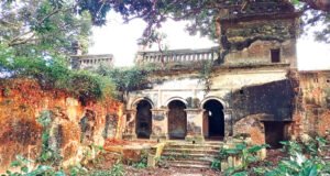 দুইশ বছরের ইতিহাসের নীরব সাক্ষী জমিদারবাড়ি