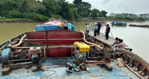 গোয়াইনঘাটে অবৈধ বালু উত্তোলনের বিরুদ্ধে অভিযান: ৮ ড্রেজার ধ্বংস