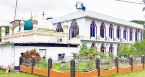 ইতিহাস বুকে দাঁড়িয়ে আছে প্রাচীন মুগা খান মসজিদ