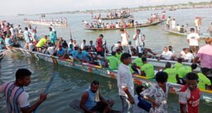 শাল্লায় ঐতিহ্যবাহী নৌকা বাইচ