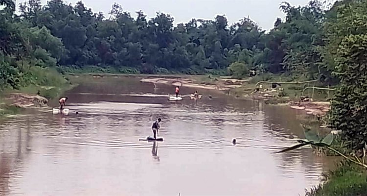 অবৈধ বালু উত্তোলনে রাজস্ব হারাচ্ছে সরকার, ঝুঁকিতে দুই রাবার ড্যাম