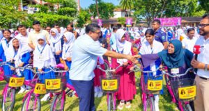 জাইমা রহমানের জন্মদিনে ৫৪৮ ছাত্রীকে বাইসাইকেল দিলেন প্রতিমন্ত্রী