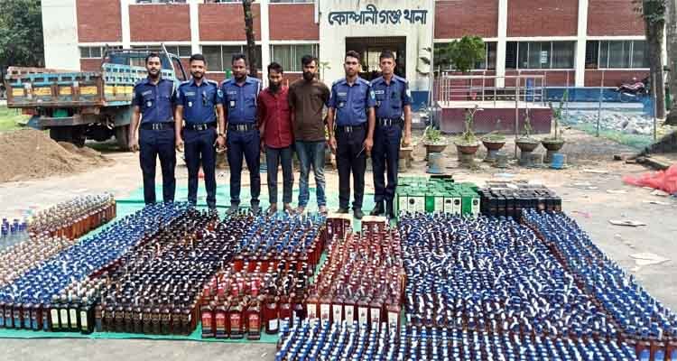 অভিনব কায়দায় পাচারকালে ২ হাজার ৪৮১ বোতল বিদেশি মদ উদ্ধার, গ্রেফতার ২