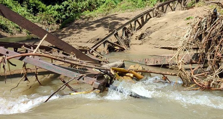৩ বছর ধরে বেহাল সেতু, বর্ষায় পানিবন্দি ১৫০০ মানুষ