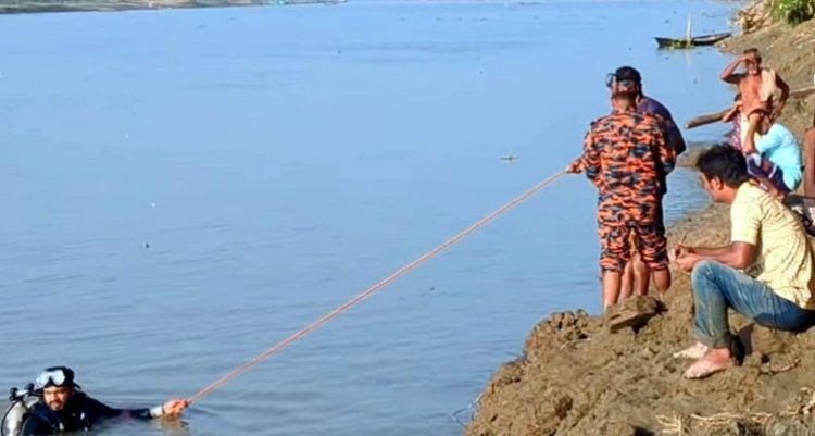 নদীতে নেমে গোসল করতে গিয়ে গৃহবধূ নিখোঁজ