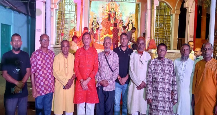 শারদীয় দুর্গোৎসবে নবীগঞ্জ উপজেলা ও পৌর শ্রমিক দলের পুজামণ্ডপে পরিদর্শন