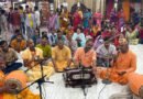 দ্বিতীয় দিনে দীপদান উৎসবে তরুণদের ভিড়