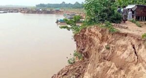 কুশিয়ারা ডাইকে ব্যাপক ভাঙন