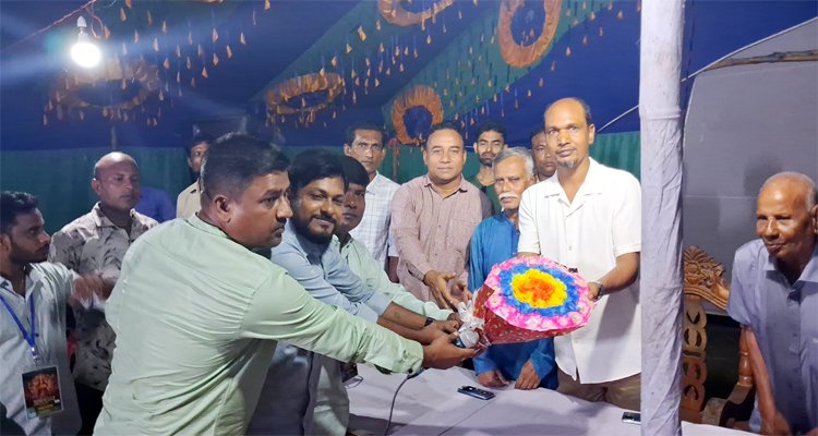 বিশ্বম্ভরপুরে বিভিন্ন মন্দির পরিদর্শনে রাজু
