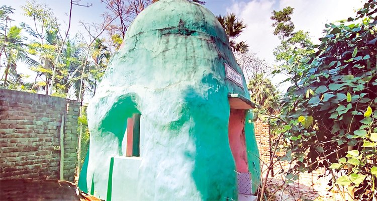 ৫০০ বছরের প্রাচীন ক্ষুদ্র মসজিদ