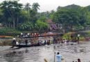 নদীতে ঐতিহ্যবাহী বিজয় দশমীর নৌকা বাইচ